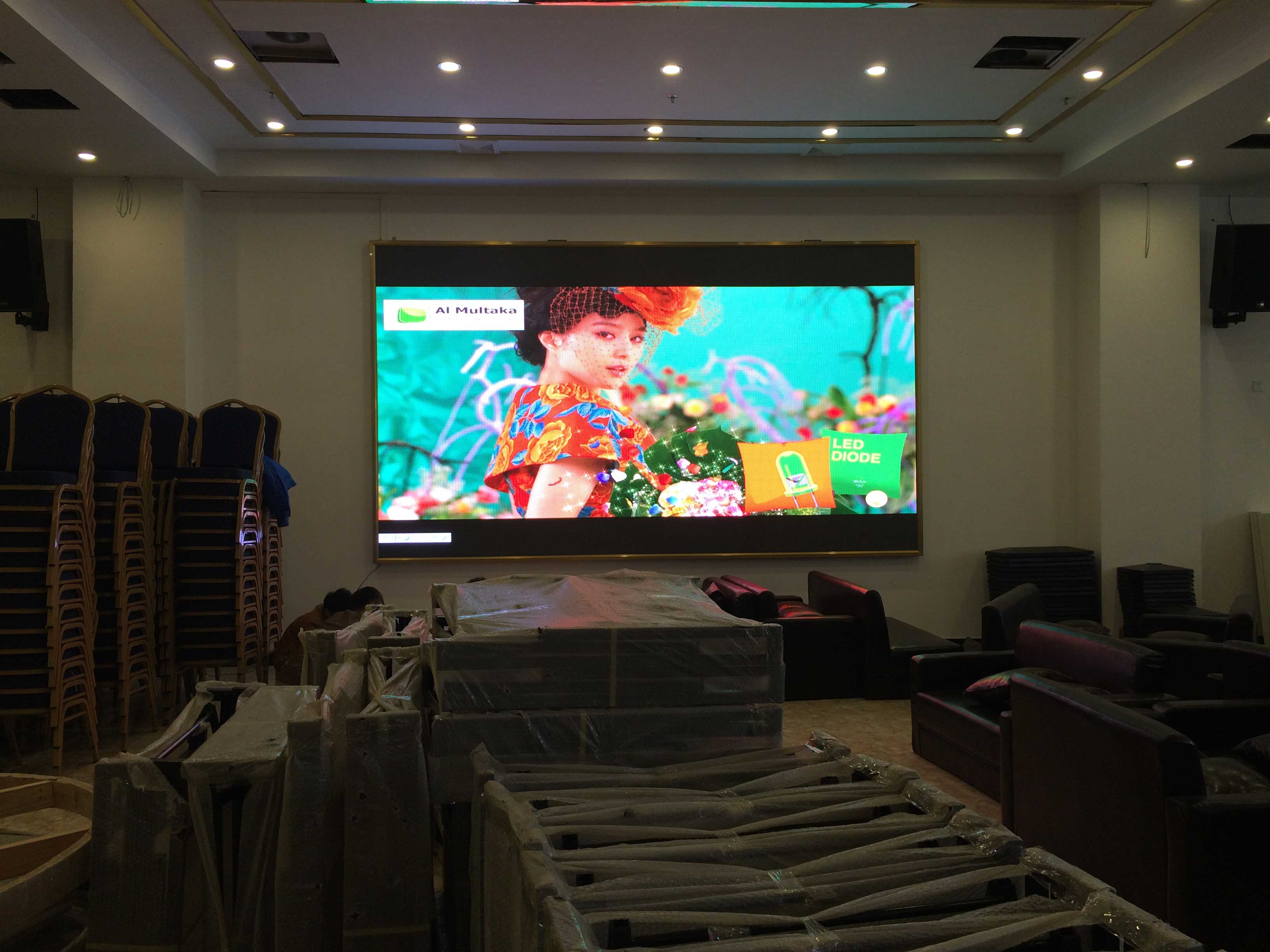 廣東肇慶-戶內(nèi)P4全彩屏--15平方